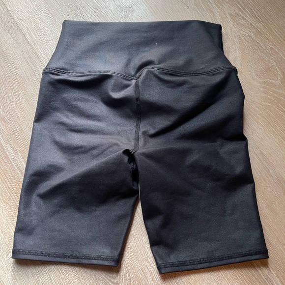 7" High-Waist Biker Short - Picture 3 of 9